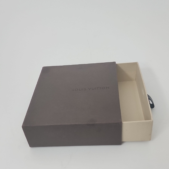 Louis Vuitton Box Compact Wallet Dark Brown Pull Open/Close 6. x 5 x 2 inches - Picture 8 of 8